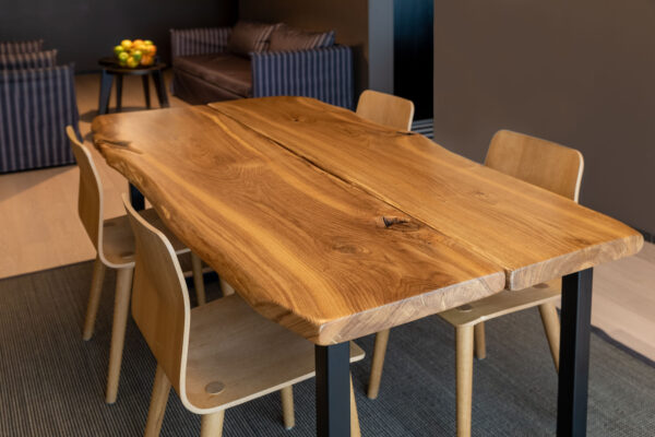 Dining table (Rale Ruokapöytä) made of oak and four chairs